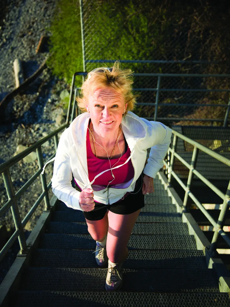 lady on stairs-xl-pseudo